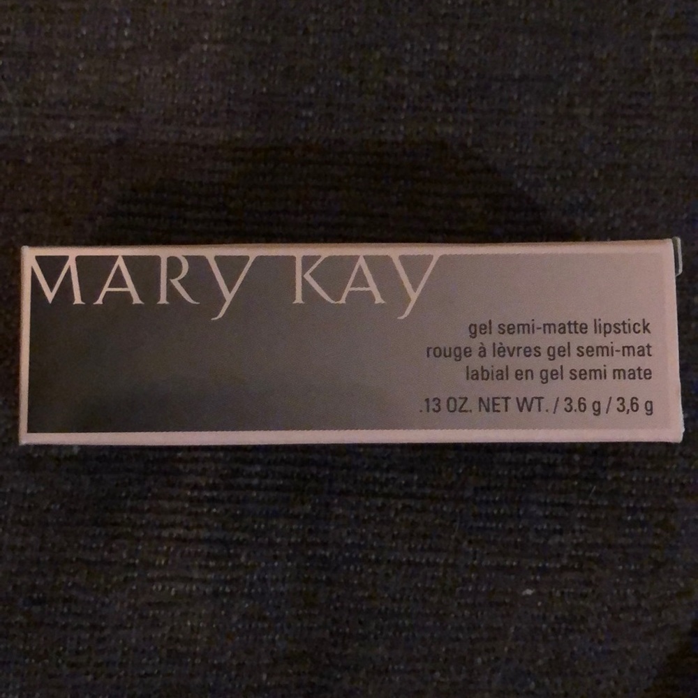 Gel semi matte lipstick